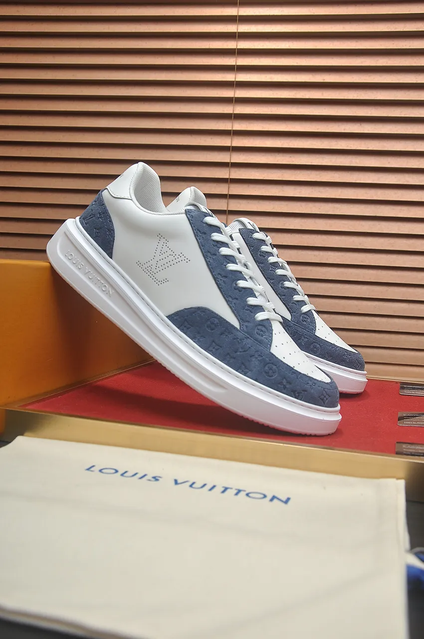 Men's men's shoes 💰640💶Original development, quality shipping, welcome to compare - LV sneaker series sports shoes introduce the loose silhouette of the ready-to-wear series into the spring and summer men's wear shows and make an eye-catching appearance. The cow leather upper is combined with rough fabric laces, and colorful beading highlights the brand's classic elements. LV letters mark the tongue and Monogram floral outsole. Mixed materials Made of top-grain cowhide, thick shoelace design, large Monogram print on the side, mesh lining and cotton feet, the comfort is as extreme as ever, premium heritage, quality first, worth owning! Size: Men’s 38-45 (45 is custom-made and cannot be returned or exchanged)